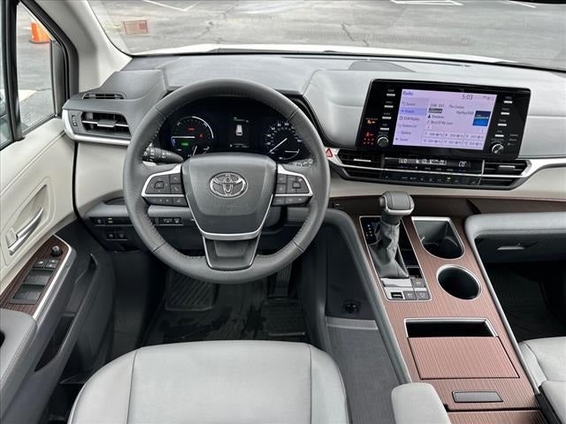 2023 Toyota Sienna XLE 8 Passenger